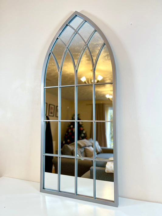 Hoher silberner Bogenwandspiegel im Fensterstil, 115 cm