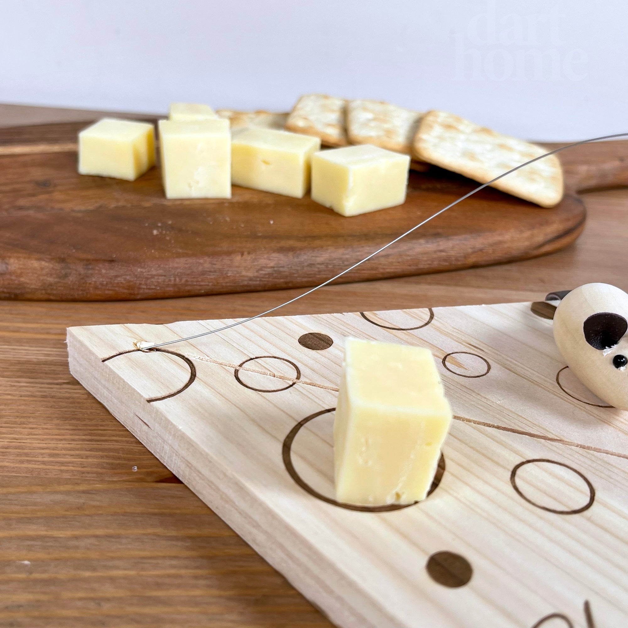 Wood Cheese Board With Mouse Wire Cutter