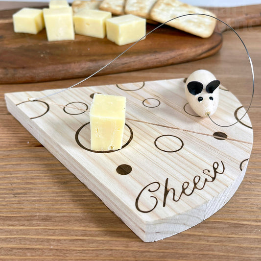 Wood Cheese Board With Mouse Wire Cutter