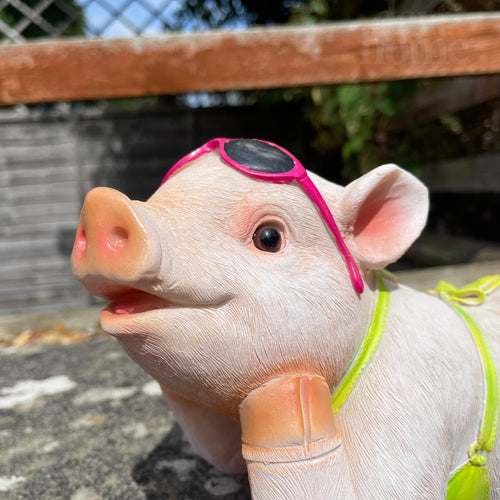 Rosa Schwein im Bikini-Ornament