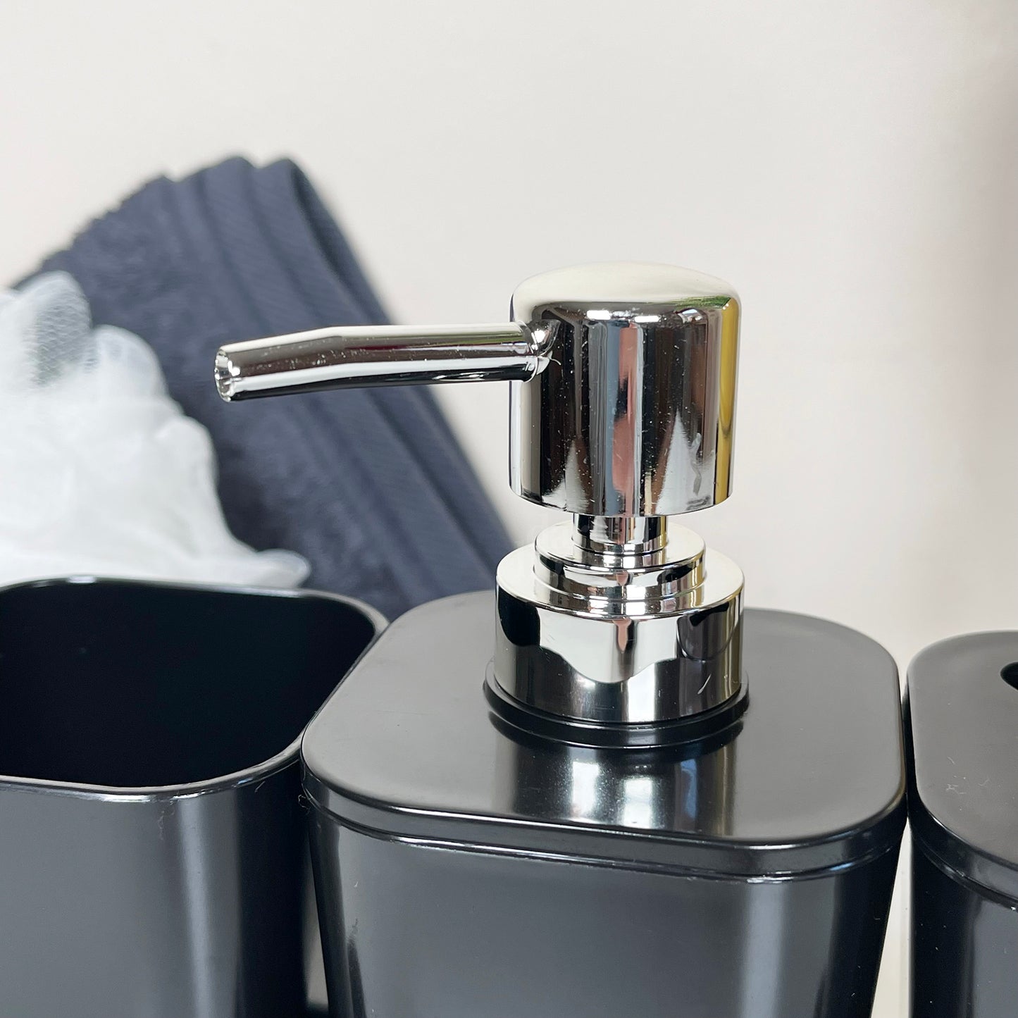 4pc Glossy Black Bathroom Accessory Set