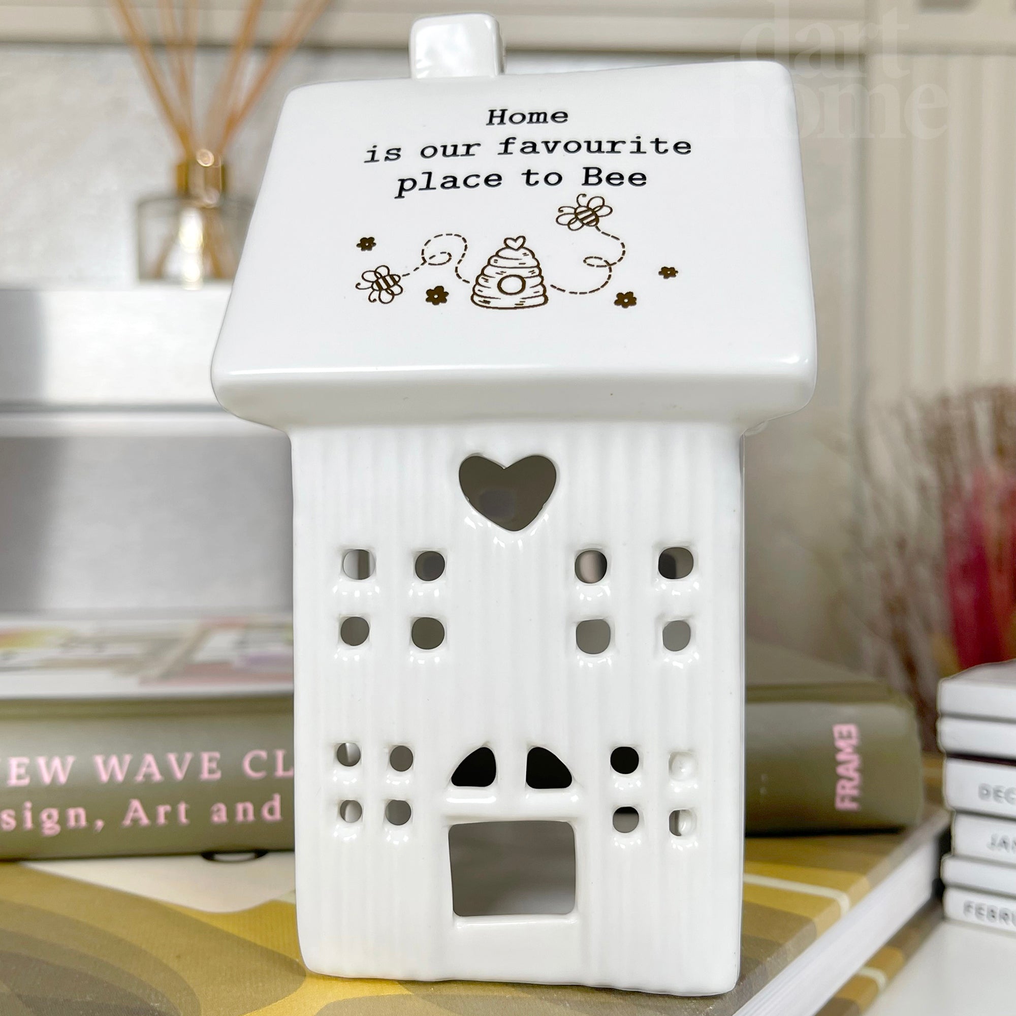 Teelichthalter im Haus – Home Is The Place To Bee