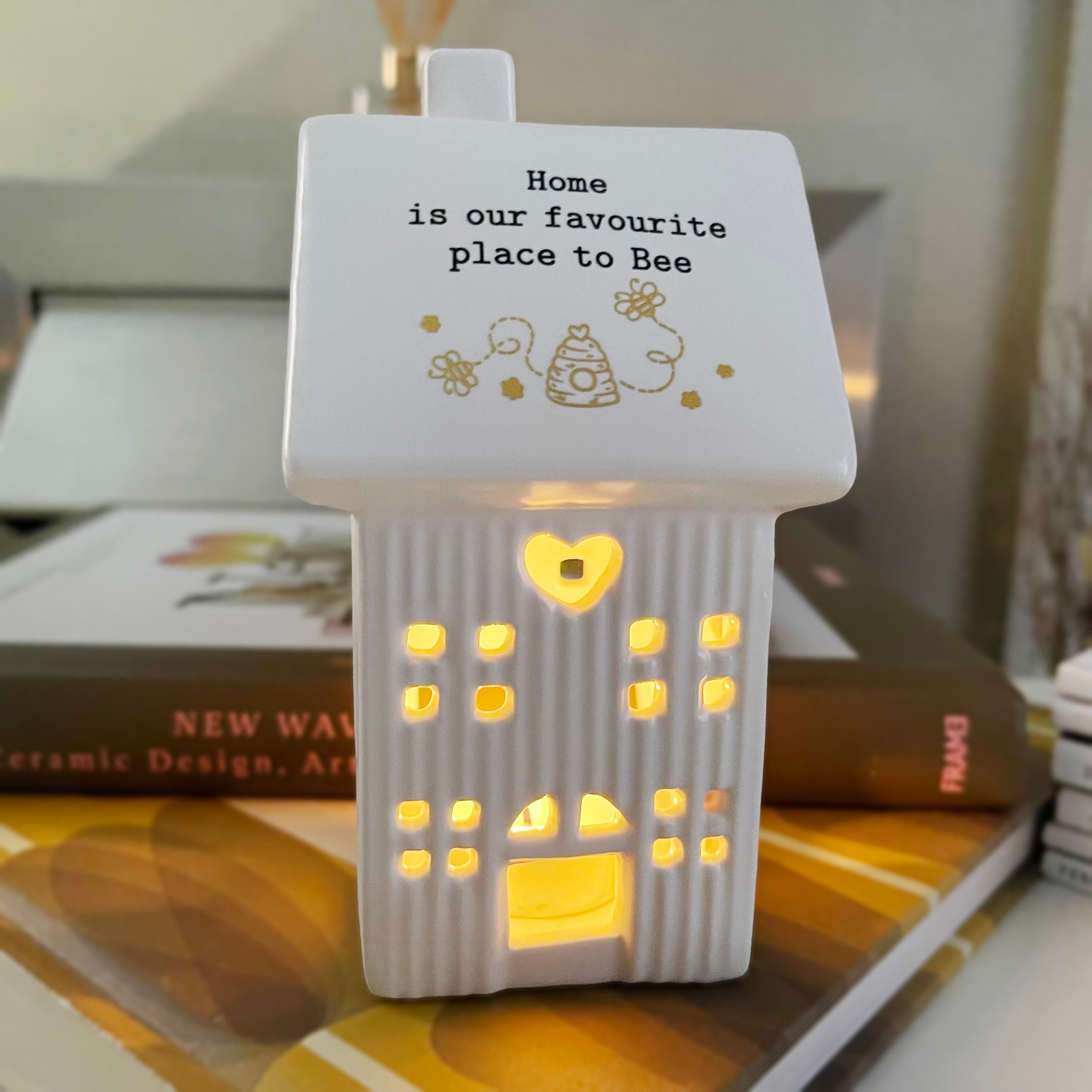 Teelichthalter im Haus – Home Is The Place To Bee