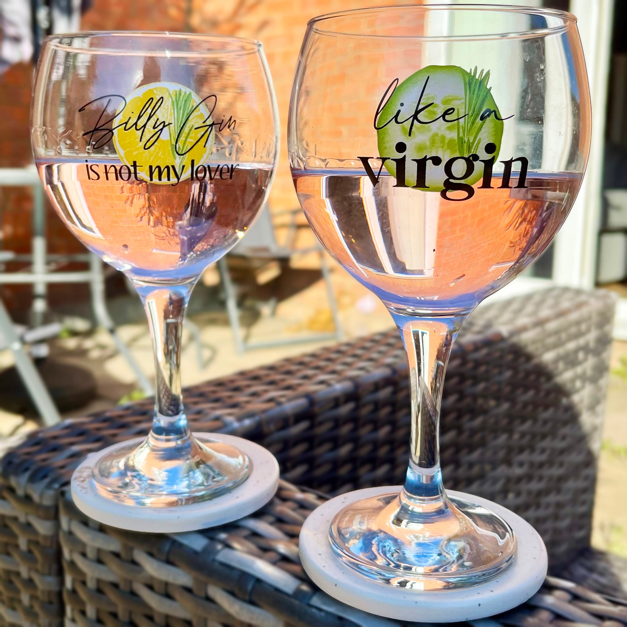 Set Of 2 Novelty Balloon Gin Glasses