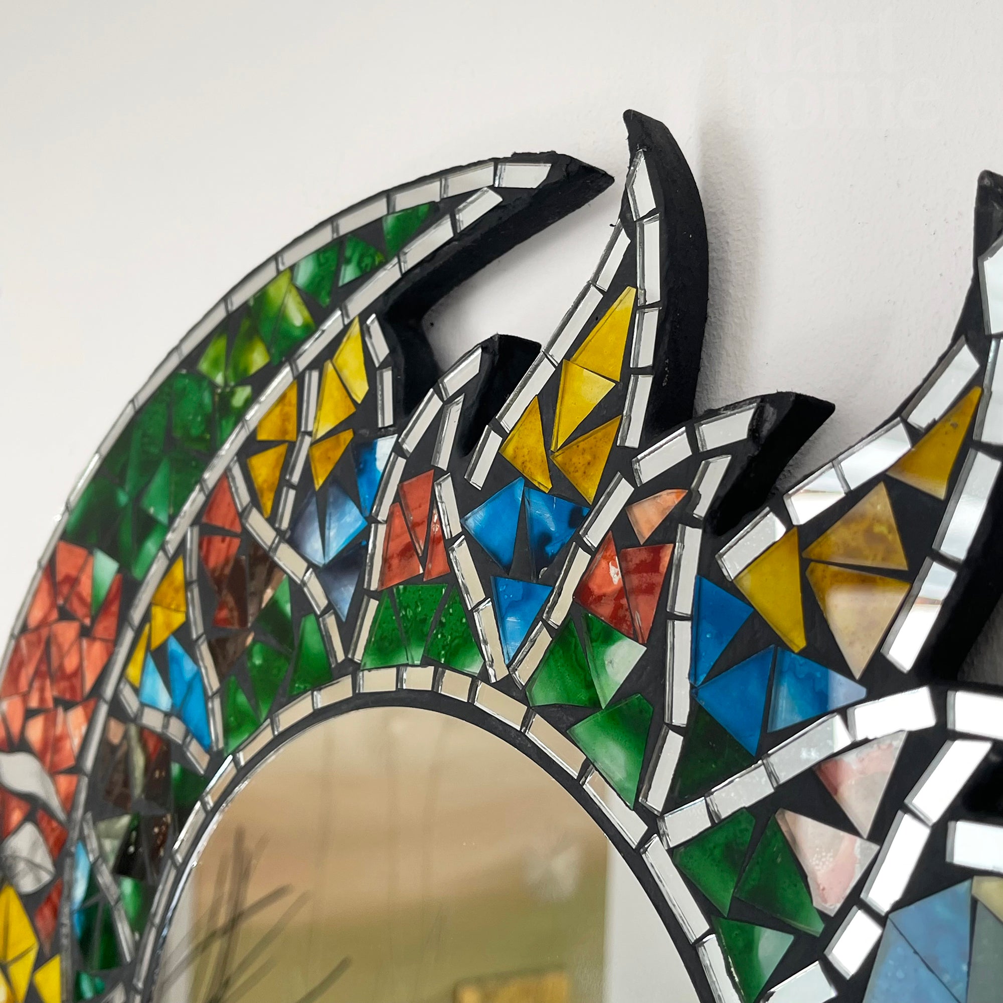 Mosaikspiegel mit Sonne und Mond