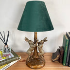 Goldene Marschhasenlampe mit grünem Samtschirm