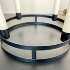Schwarzer runder Kerzenhalter
