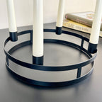 Schwarzer runder Kerzenhalter