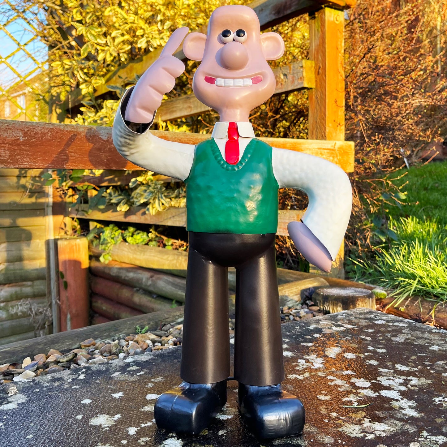Wallace und Gromit Gartenstatuen aus Metall