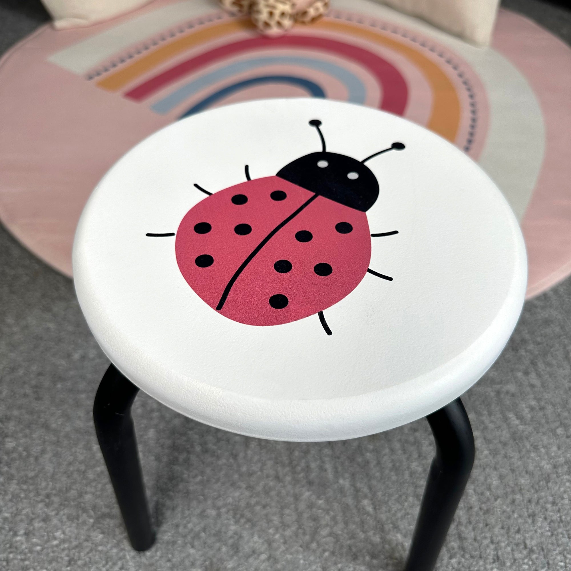 Roter Marienkäfer-Kinderhocker