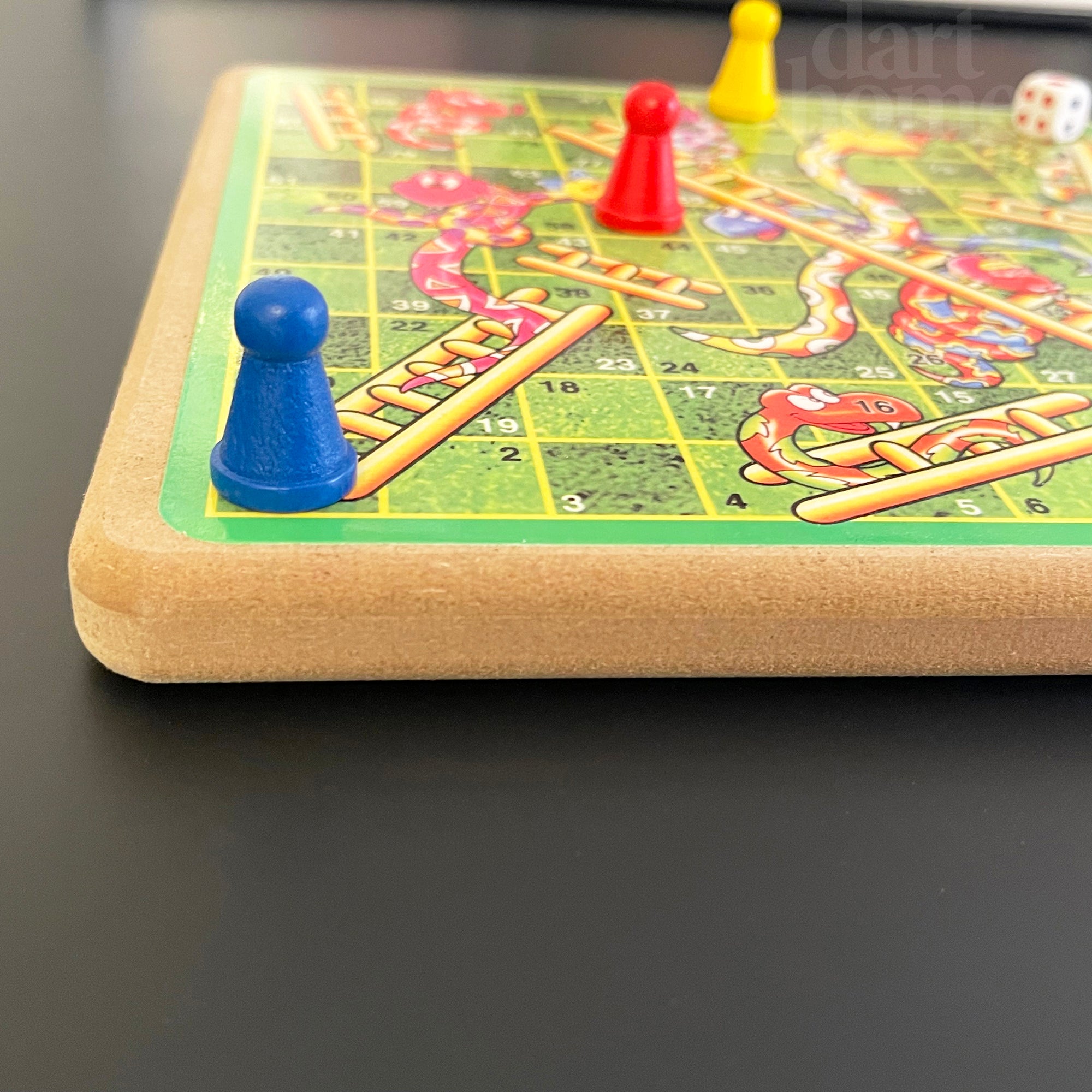 Retro-Snakes &amp; Ladders-Klassiker für Kinder