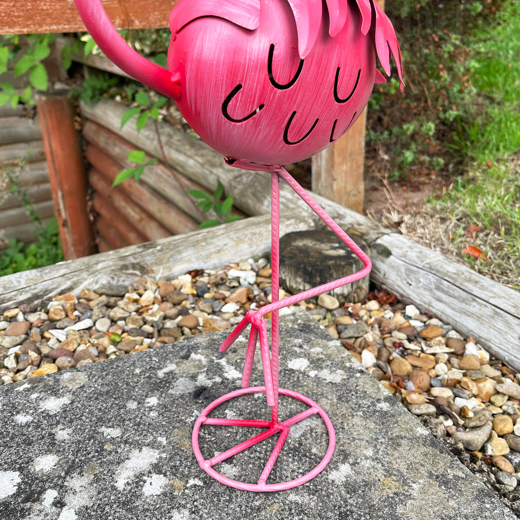 Rosa Flamingo-Gartenskulptur