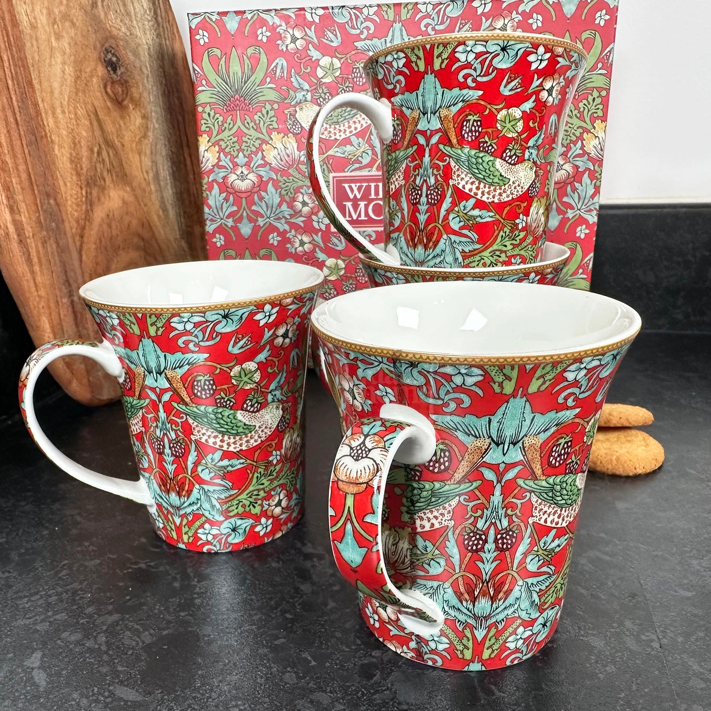 Set mit 4 William Morris Strawberry Thief Tassen in Geschenkbox