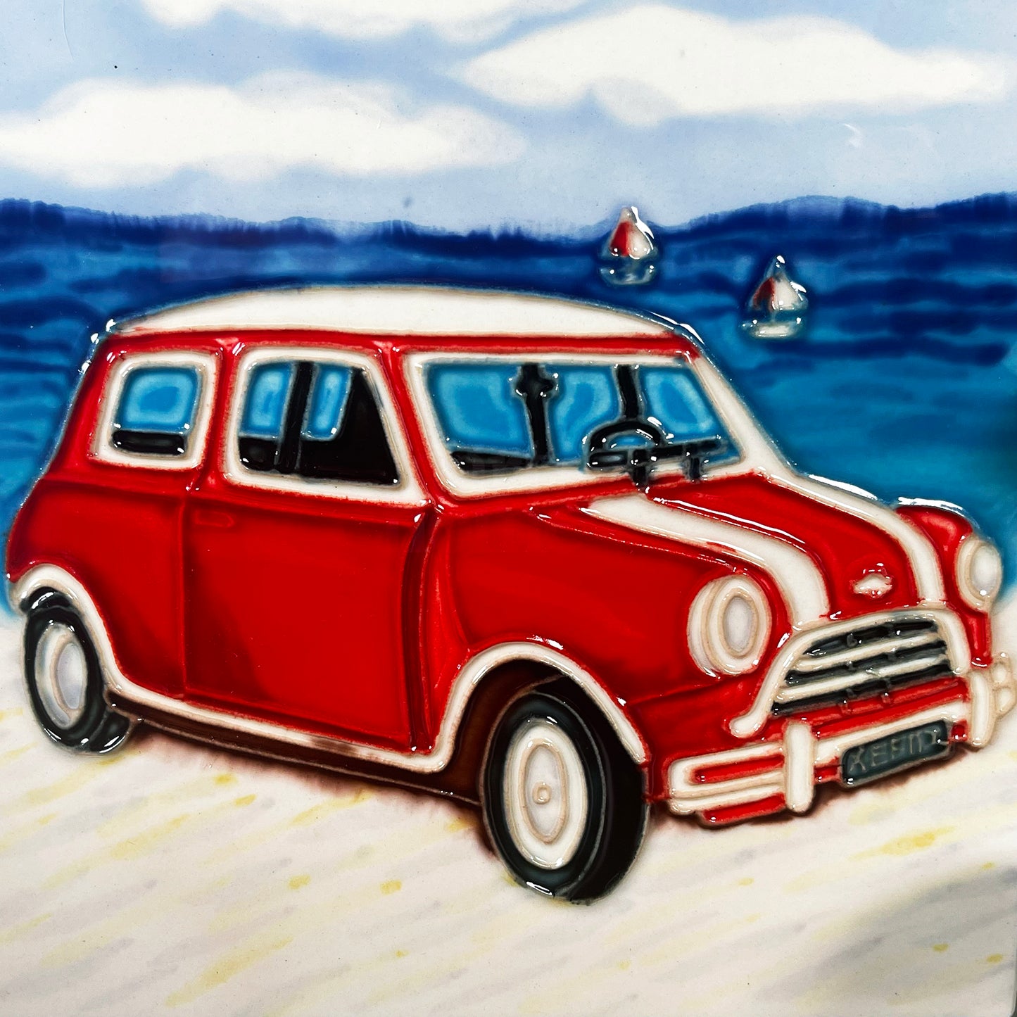 Rotes Auto am Strand, Keramikfliesen-Wandkunst