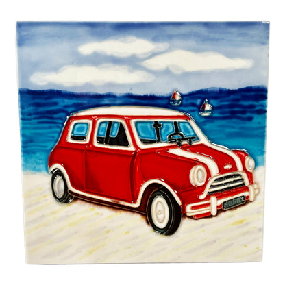 Rotes Auto am Strand, Keramikfliesen-Wandkunst