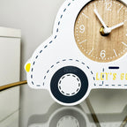 Weiße Auto-Kinderuhr