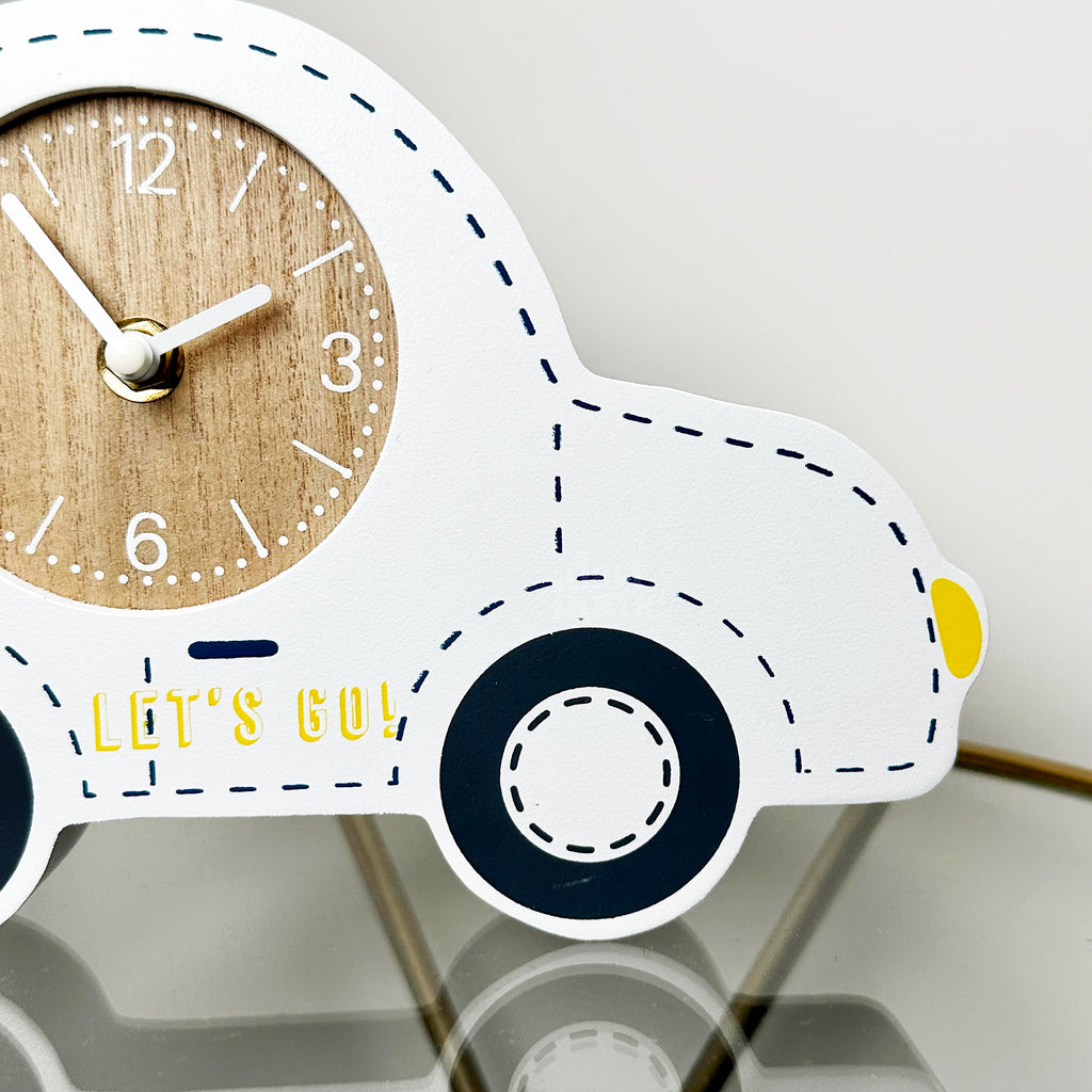 Weiße Auto-Kinderuhr