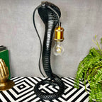 Schwarze Königskobra-Schlangenlampe