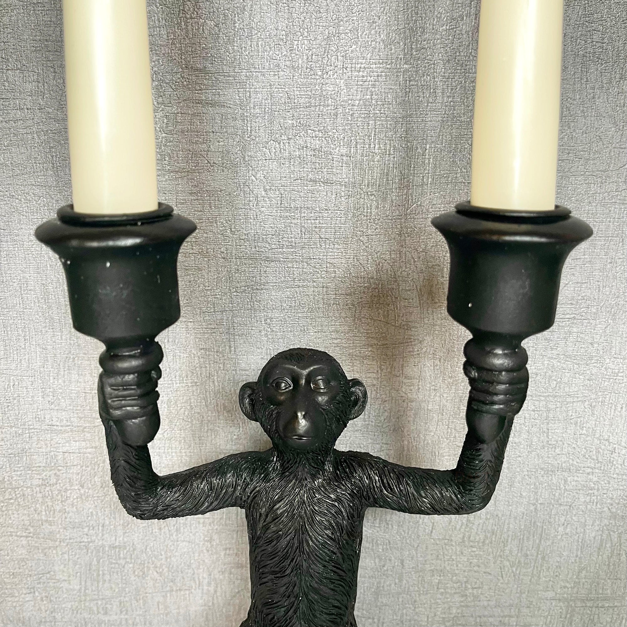 Doppelter Kerzenständer „Black Monkey“.