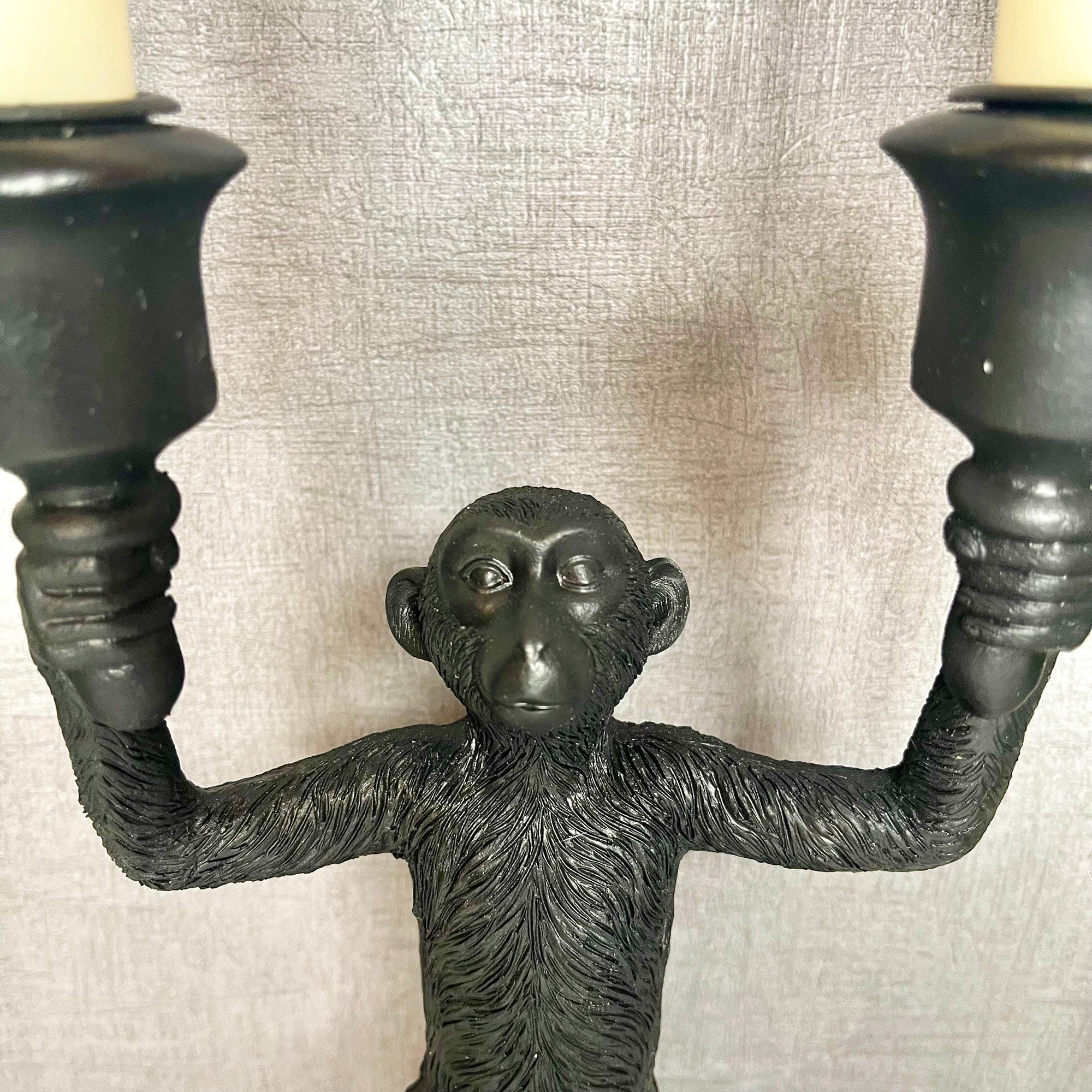 Doppelter Kerzenständer „Black Monkey“.